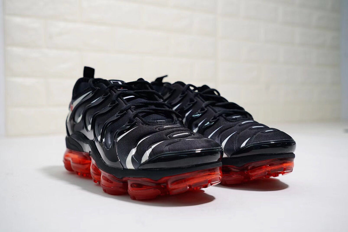 Nike Air Vapormax Plus TM (black red) – minniestorrr